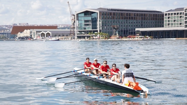 Rixos Tersane İstanbul Kürek Festivali'nde Corendon Airlines’ın kürek takımları kıyasıya yarıştı