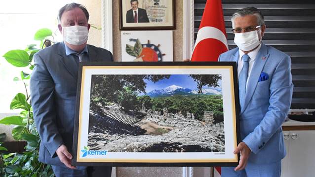 Rus konsolos: Biraz sabır, Kemer'e akın edecekler