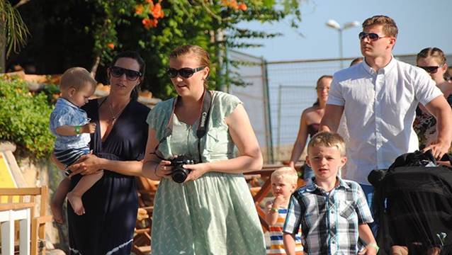 Rus ve Alman turistler Türkiye'de birbirlerinden hangi konularda şikayetçi?