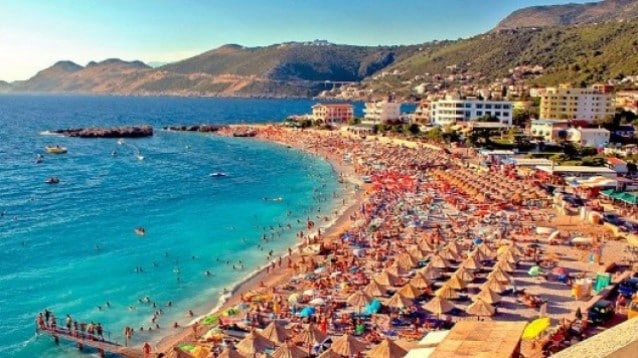 Ruslar 'uçulmayan ülkeye' bilet alıyor