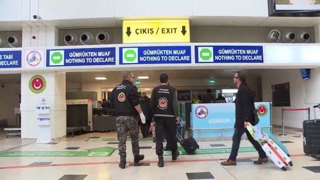 Rus turistlerin Antalya'da gözaltı vakaları artınca Konsolosluktan uyarı geldi