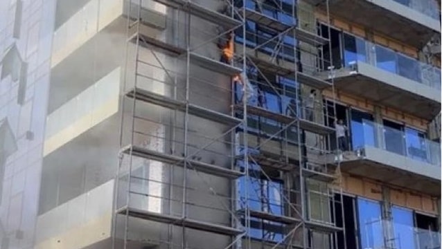 Sarıyer'de otel inşaatında yangın paniği!