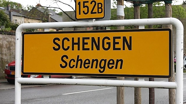 Schengen ülkeleri turistlerden 5 Euro alacak