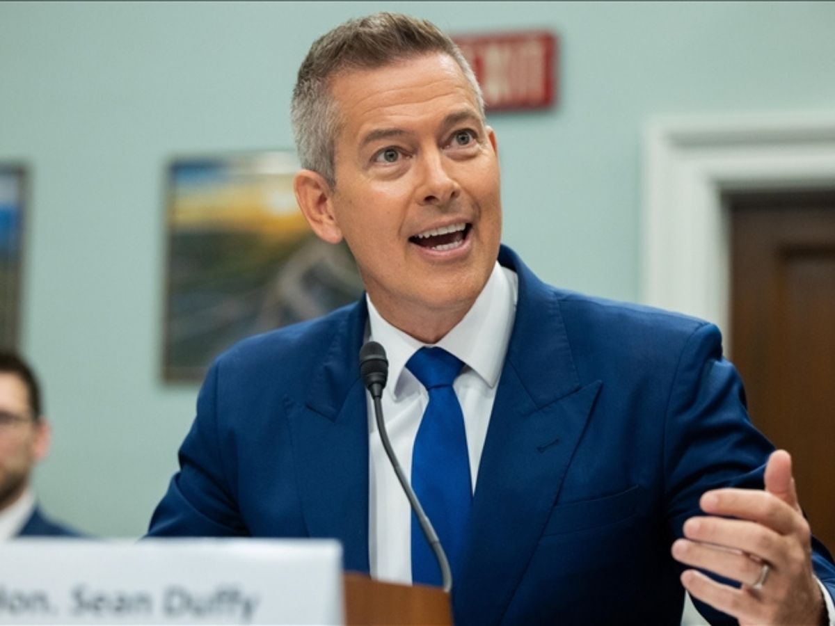 Ulaştırma Bakanı Sean Duffy’den ‘uçakta pijama dönemi sona ersin’ çağrısı
