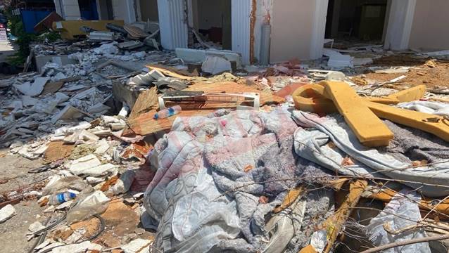 Sezon ortasında otel yıkımına tepki!