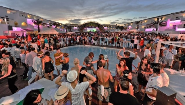 Sınırsız alkol ve otel balkonları arasında atlamak artık yasak!