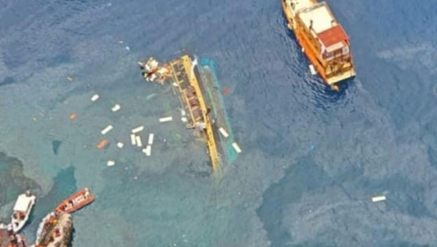 Antalya'da tur teknesi battı