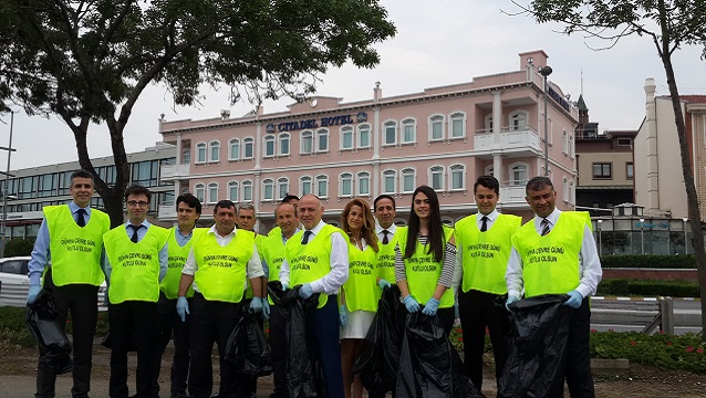 The President Hotel ve Citadel Hotel Ahırkapı Sahilini temizledi