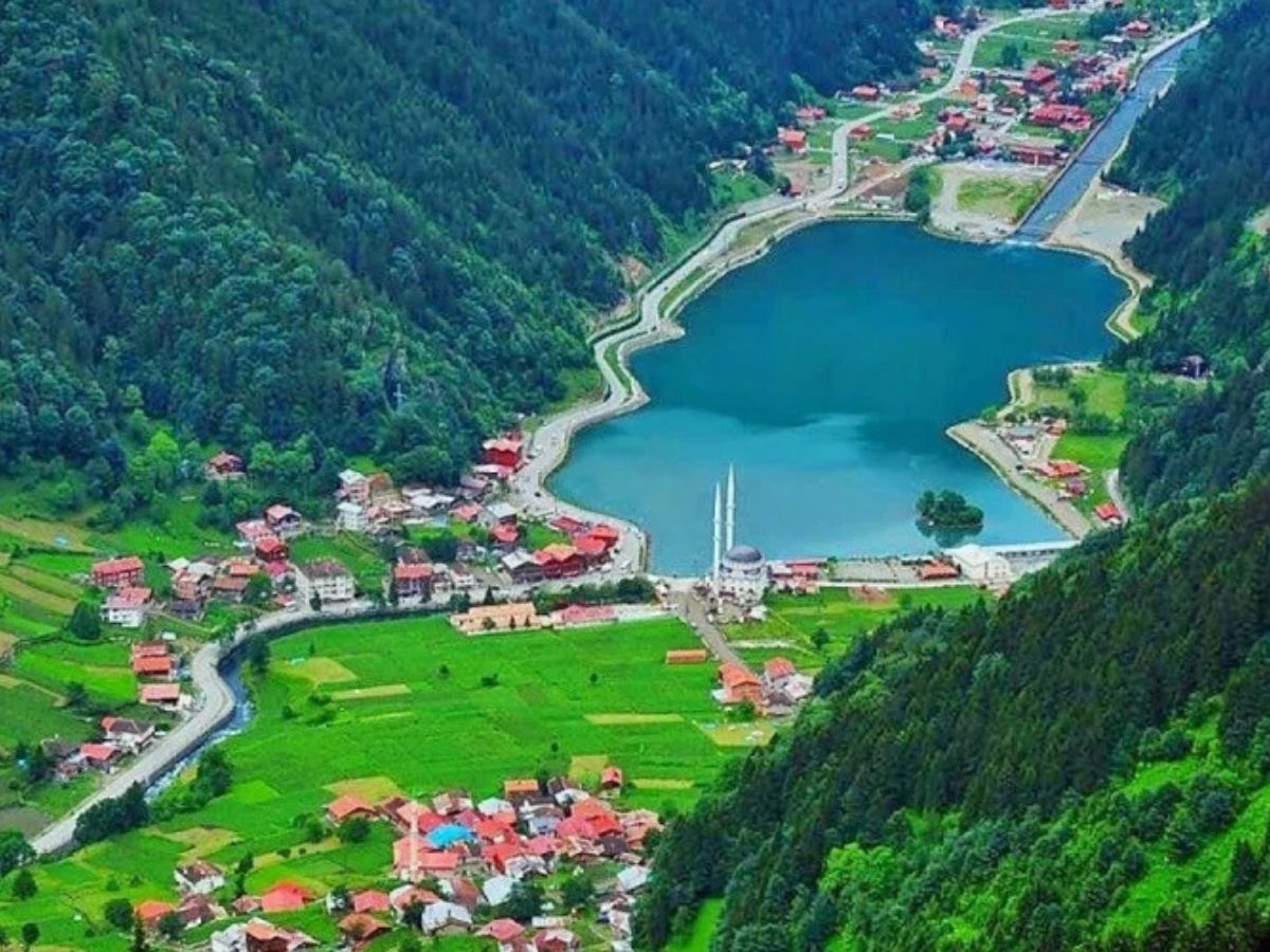 Karadeniz’de turizm alarmı: Trabzon Uzungöl tarihinde bir ilk yaşandı