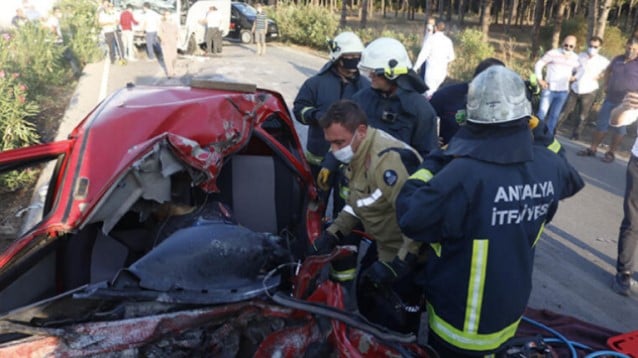 Tur midübüsü kazasında hayatını kaybetti