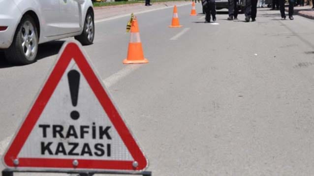 Tur otobüsü devrildi: 22'si öğrenci 34 yaralı