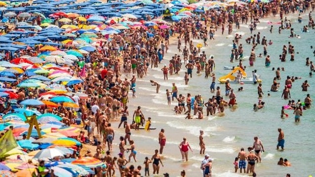 Turist rakamları çakıldı... Sınırlarını 1 Temmuz'da açacak 