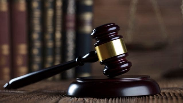 Turizm bakanına dolandırıcılık suçlaması