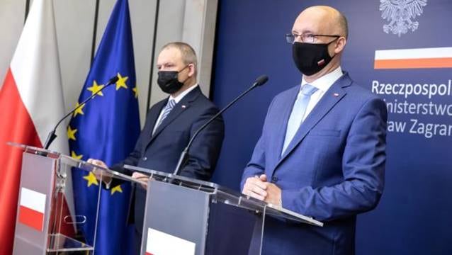 Türkiye'den dönenlere karantinayı kaldırdı