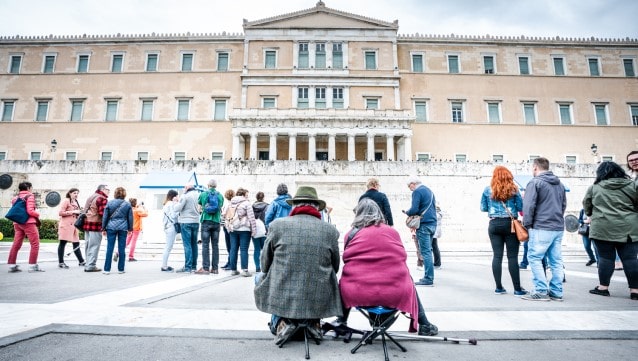Türkiye gibi yaptı...Otellerin açılış tarihini erteledi
