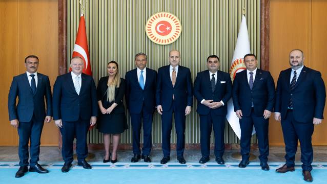 TÜRSAB TBMM Başkanı Numan Kurtulmuş'u ziyaret etti