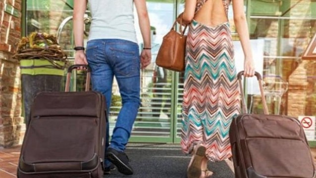 Uçak biletleri tur fiyatlarıyla yarışıyor