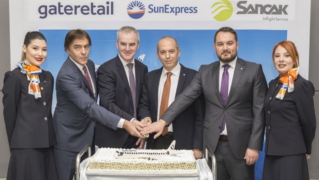 Uçakta döner ve gözleme