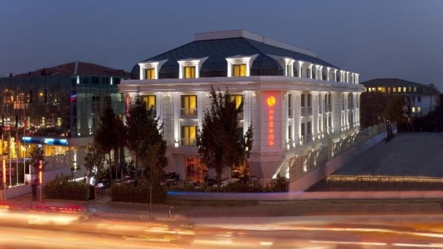 Üsküdar'da 4 yıldızlı otel icradan satılık!