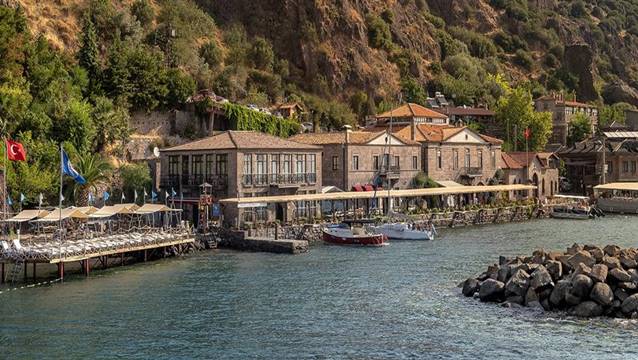 Yasak kalktı ama zarar gören otel açılmadı!