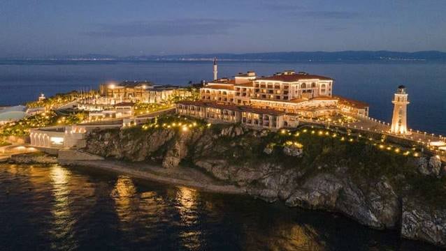 Yassıada oteli işletme ihalesine 2 şirket katıldı