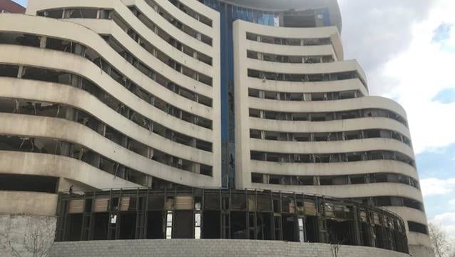 Yıllardır çürüyen 5 yıldızlı otel icradan satışa çıkarıldı