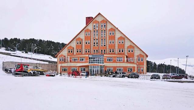 Yıllık 144 bin liraya kiralık kayak oteli!