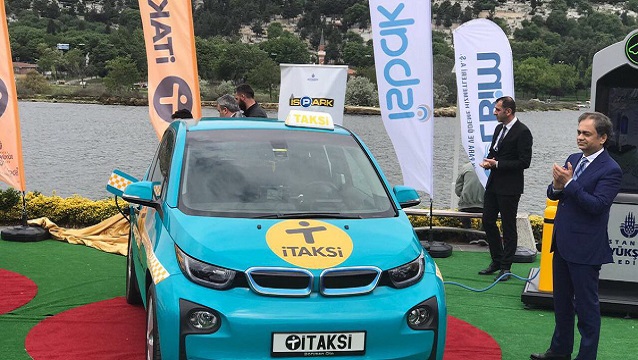 Yolcuların sohbetini kayda alan iTaksi'ler tedirginlik yarattı...