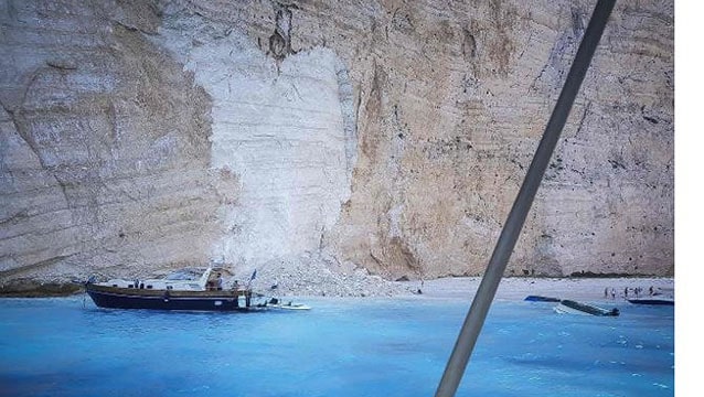 Yunanistan'ın ünlü plajında inanılmaz olay