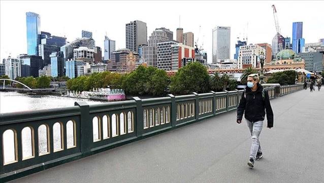 Yurtdışı seyahat yasağını Aralık ortasına kadar uzattı