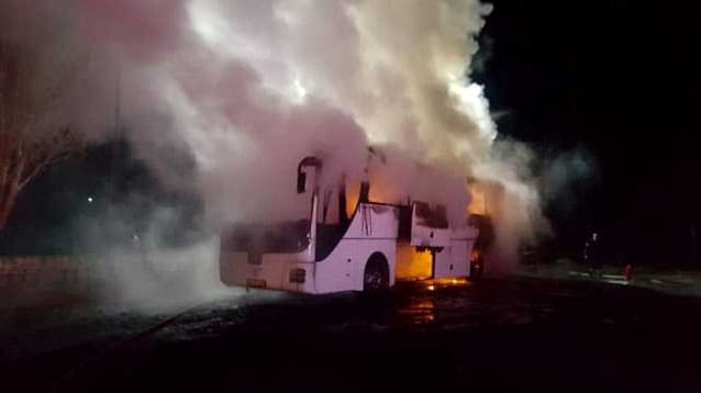Tur otobüsü alev alev yandı